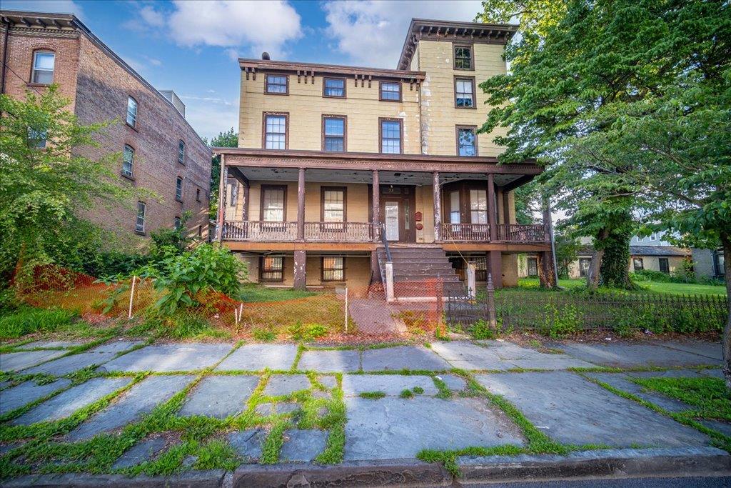 73-85 Grand Street