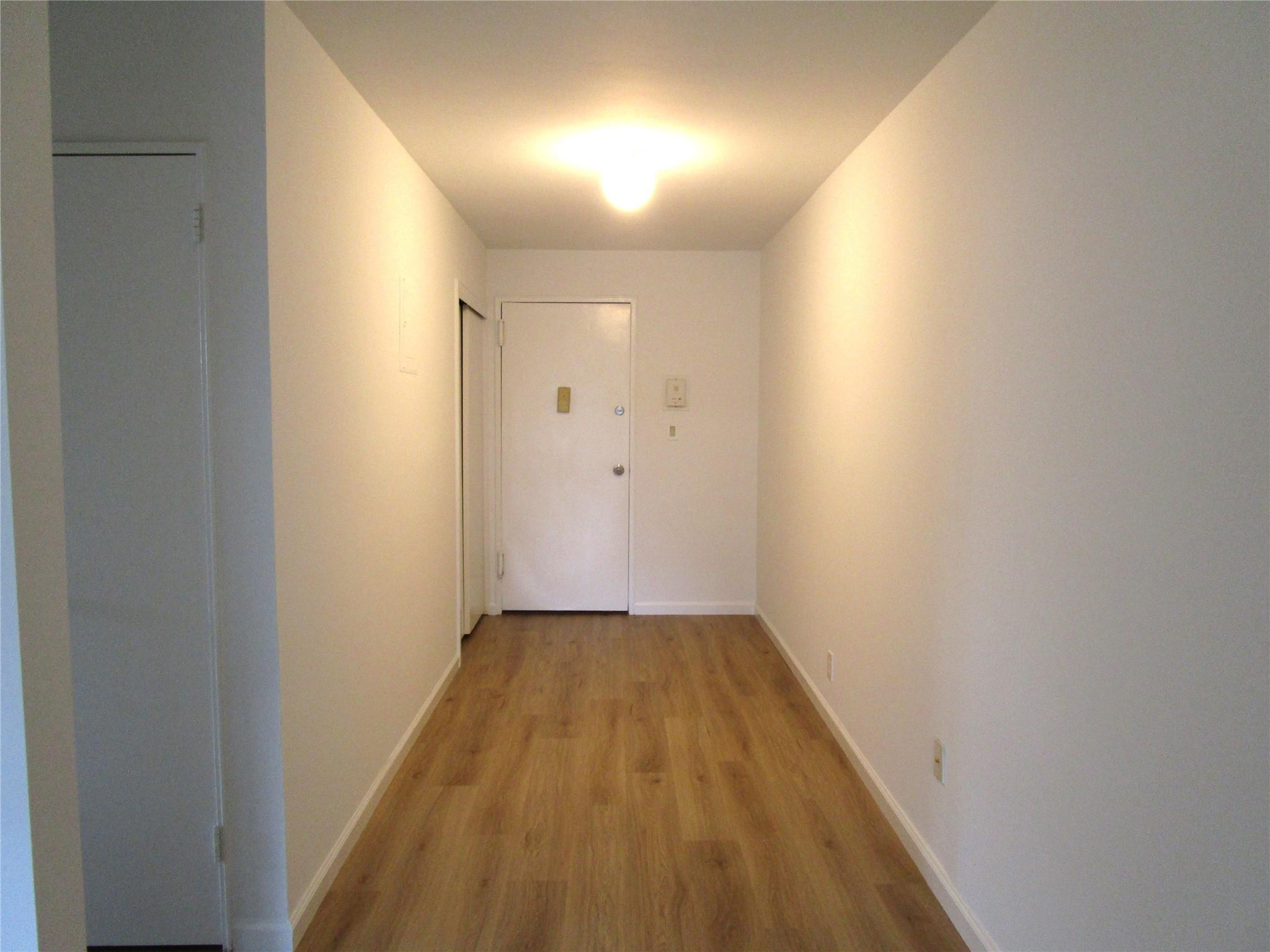 324 Post Avenue Apt. 8-J