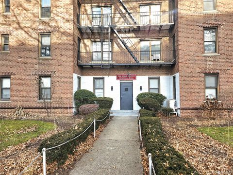 Photo of 112-25 34 Avenue #H, Corona, NY 11368 (MLS # 950118)