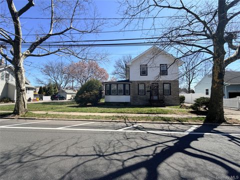 Photo of 245 Woodbury Road, Hicksville, NY 11801 (MLS # 985927)