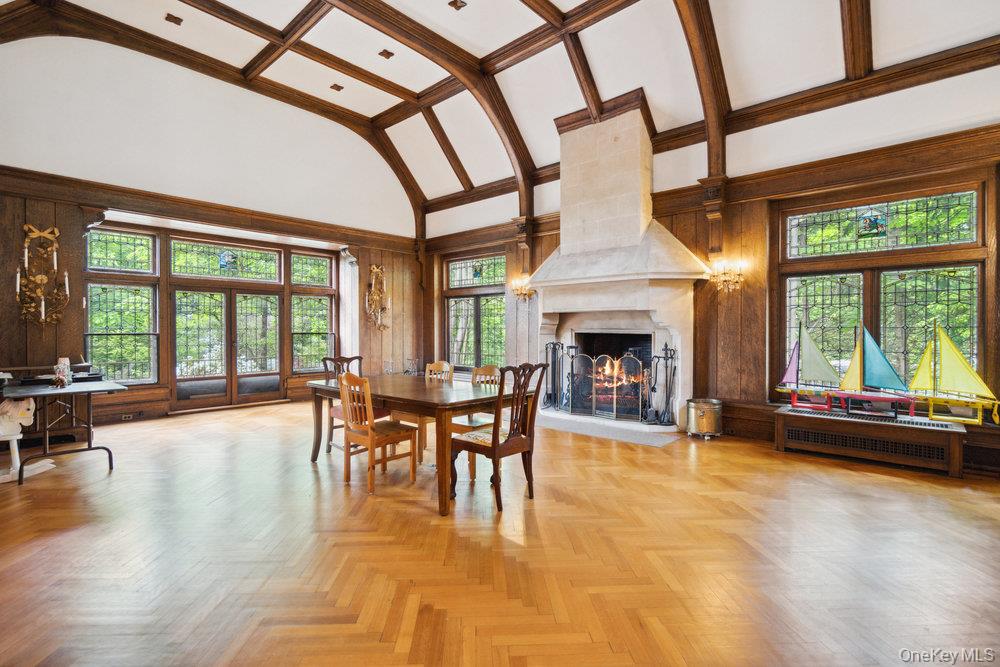 5 Cedar Lane