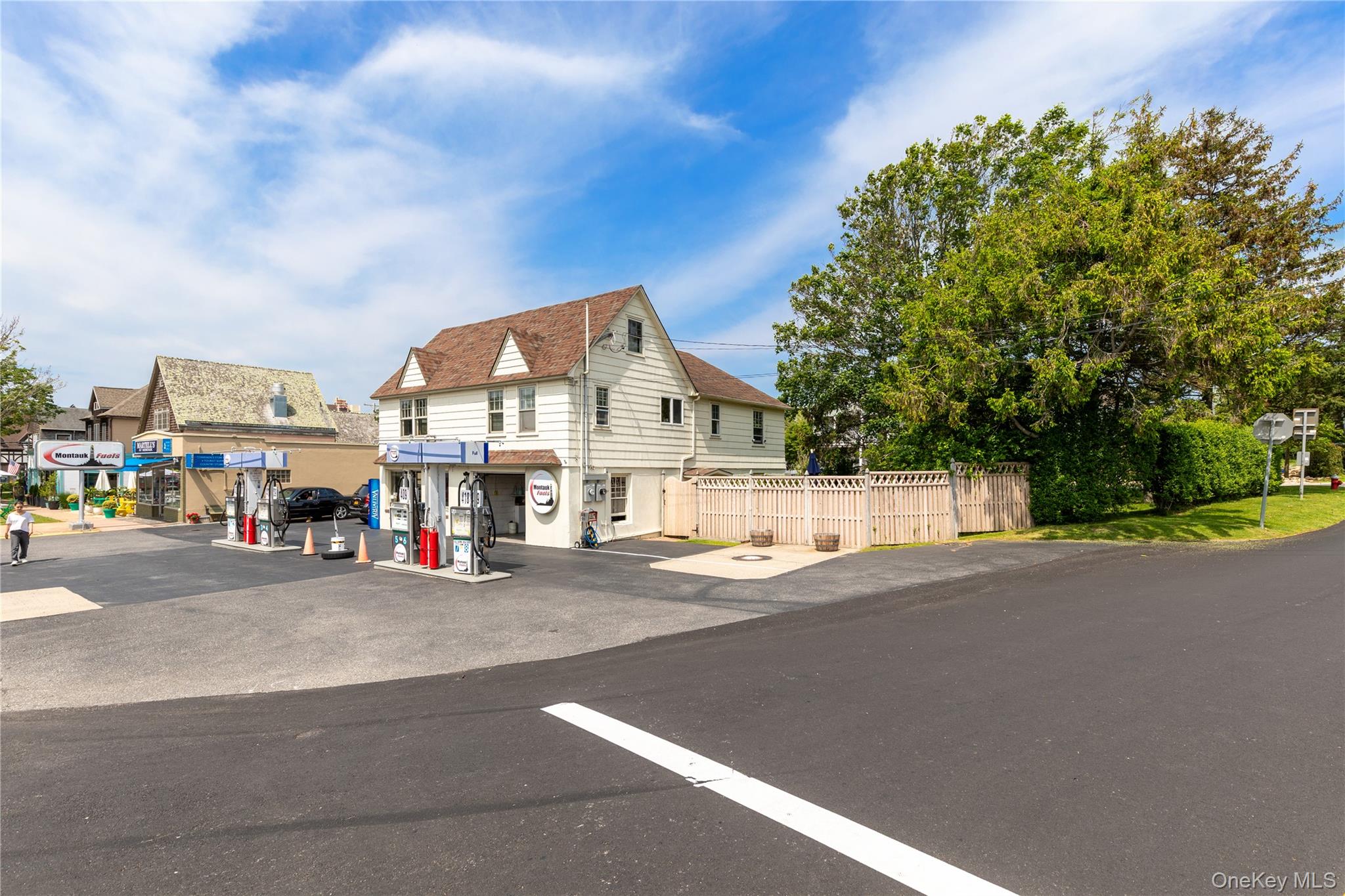 809 & 813 Montauk Highway