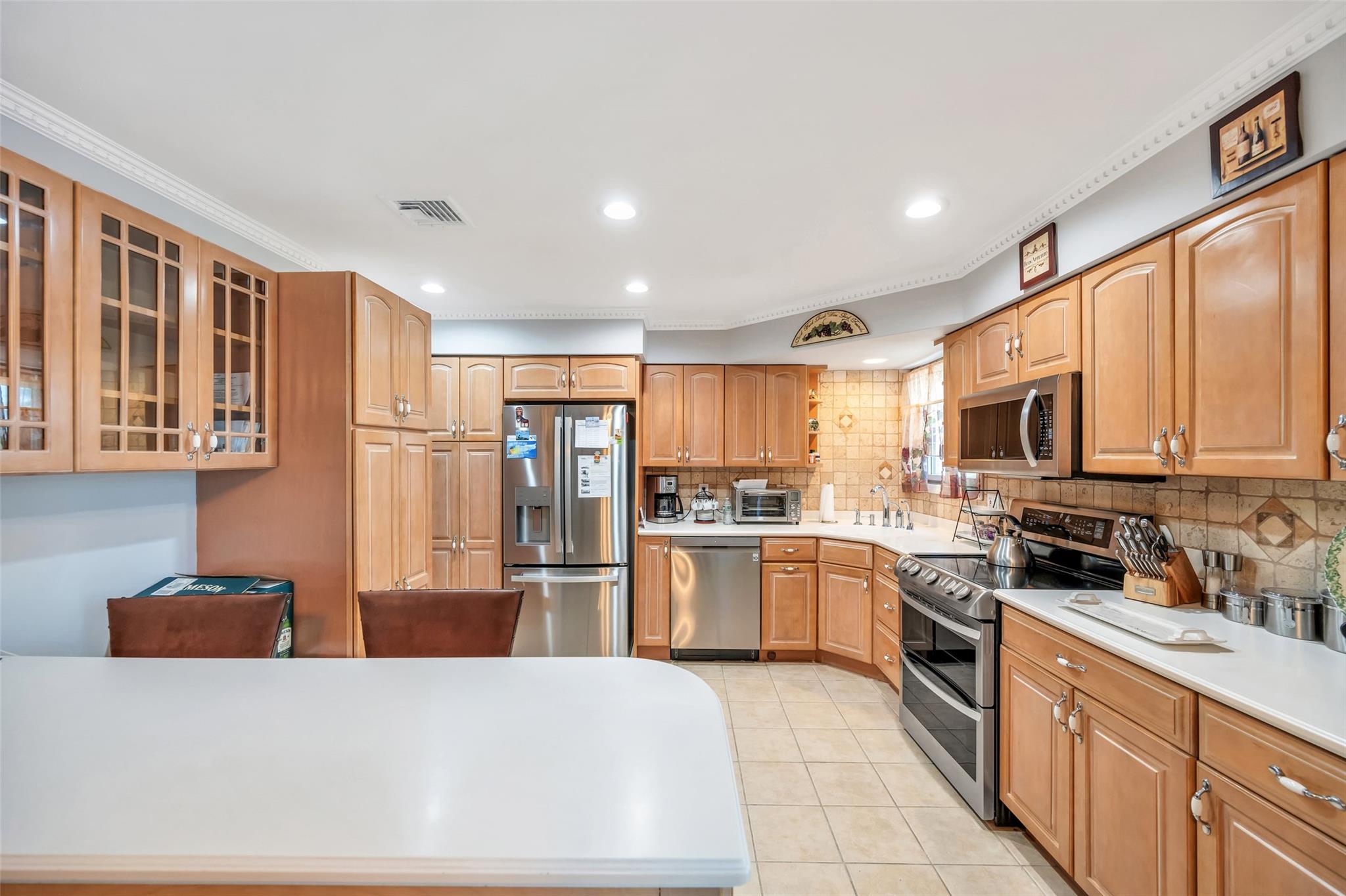 819 Townline Road, Hauppauge, New York image 21