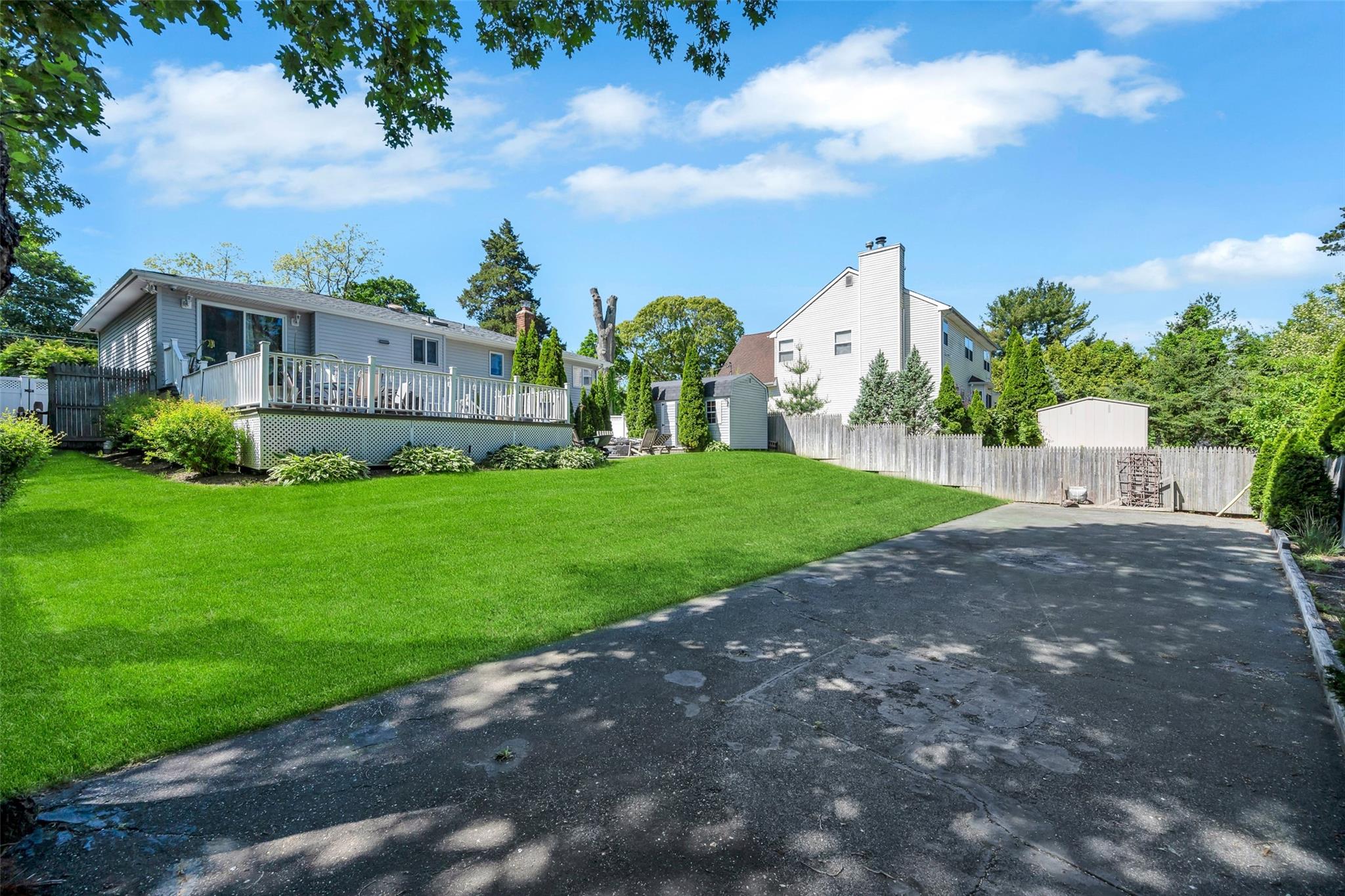 819 Townline Road, Hauppauge, New York image 7