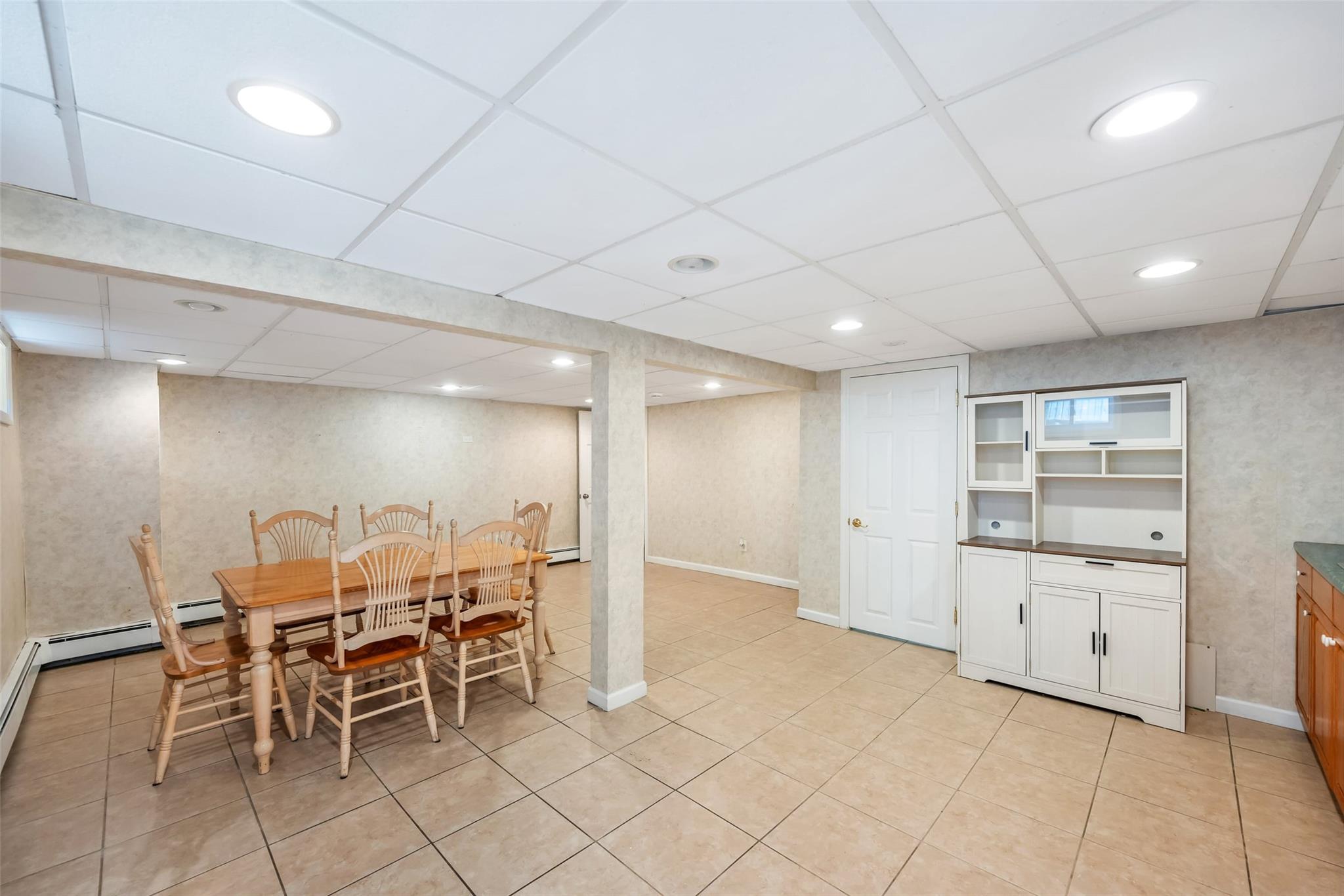 819 Townline Road, Hauppauge, New York image 32