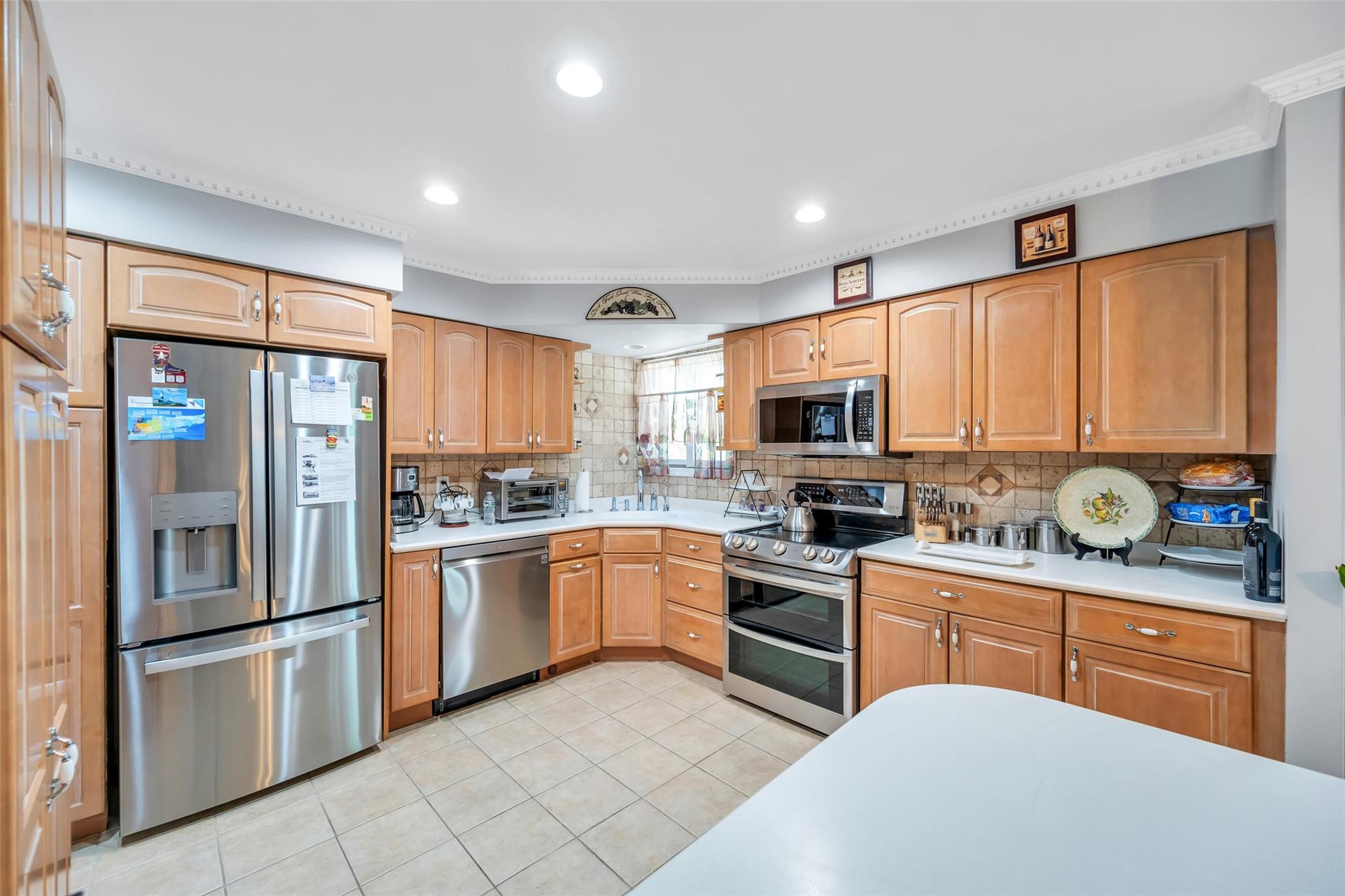 819 Townline Road, Hauppauge, New York image 18