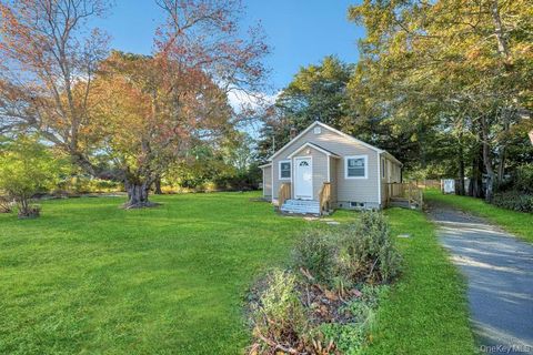 Photo of 231 Elm Road W, Mastic Beach, NY 11951 (MLS # 924799)