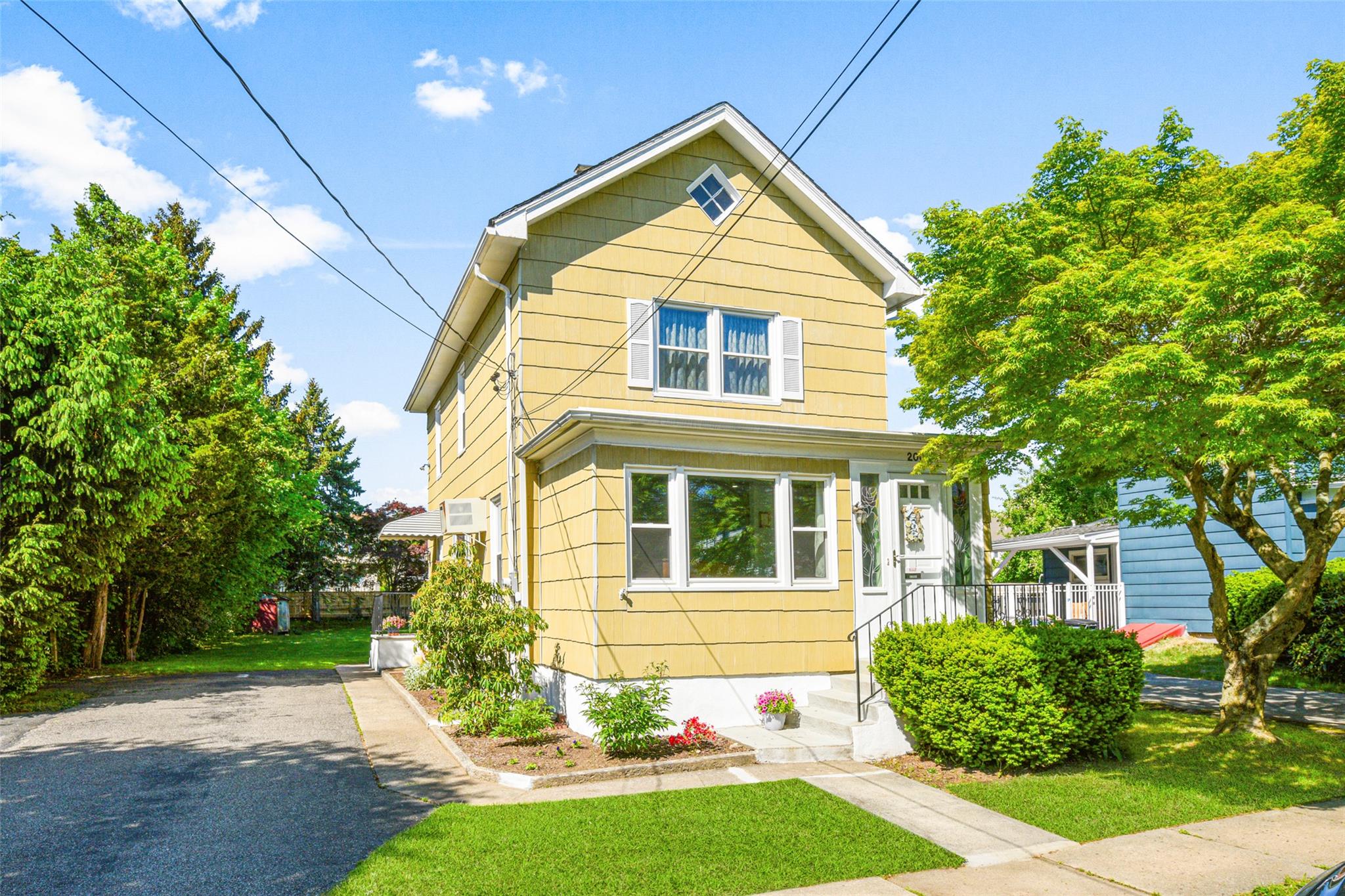 200 Jensen Avenue, Mamaroneck, New York image 1