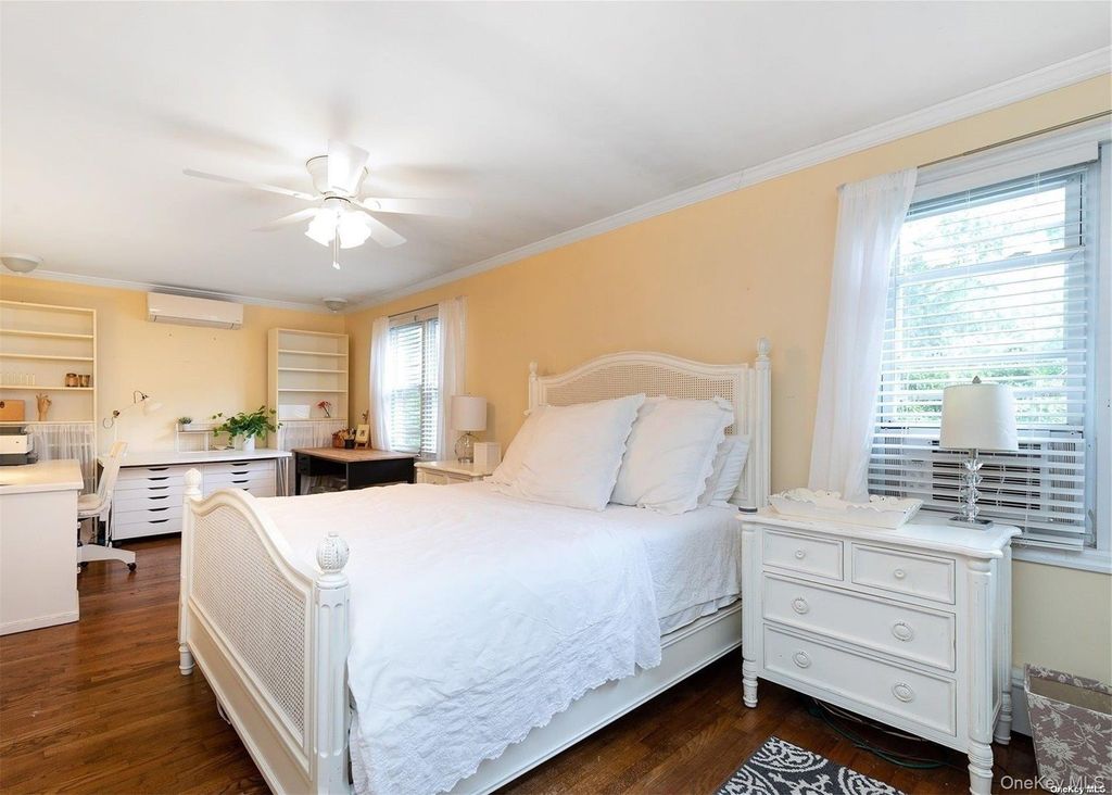 Photo of 1 Motts Lane, Glenwood Landing, NY 11547 (MLS # 965984)