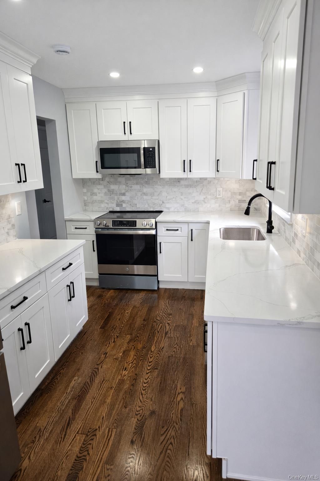 Photo of 321 Oakford Street, West Hempstead, NY 11552 (MLS # 958670)