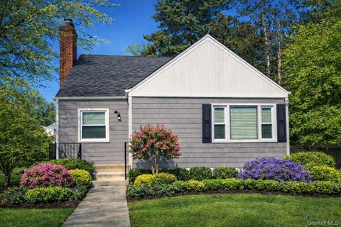 Homes For Sale - 321 Oakford Street<br/> West Hempstead, NY 11552