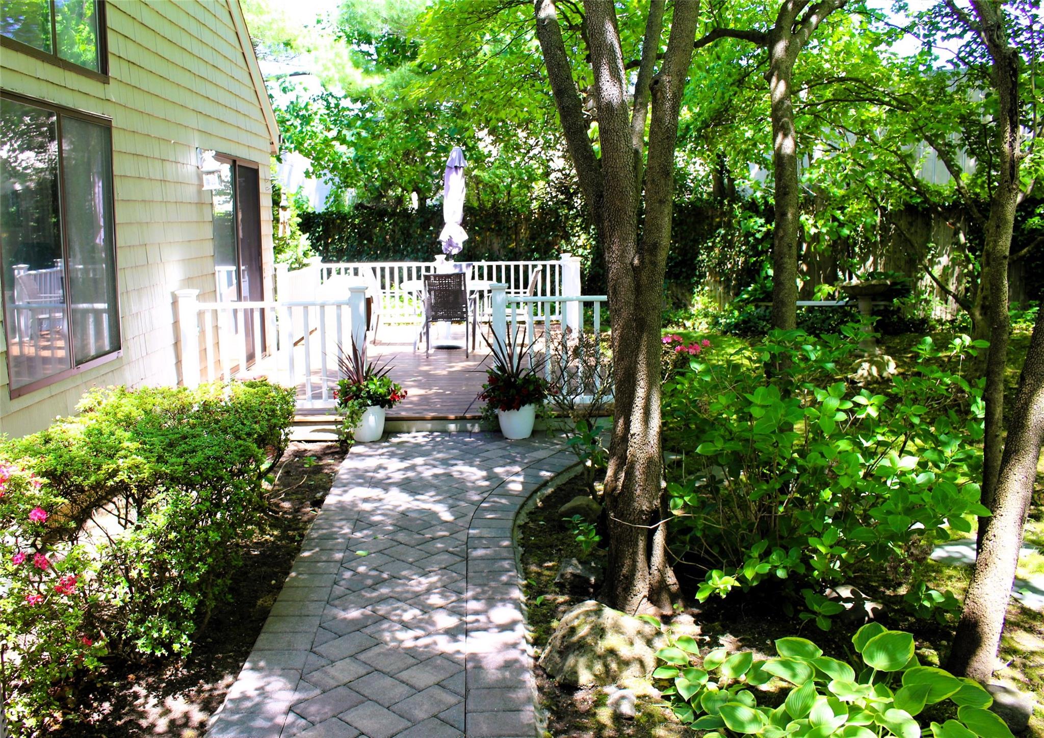 1 Rose Court, East Islip, New York image 29