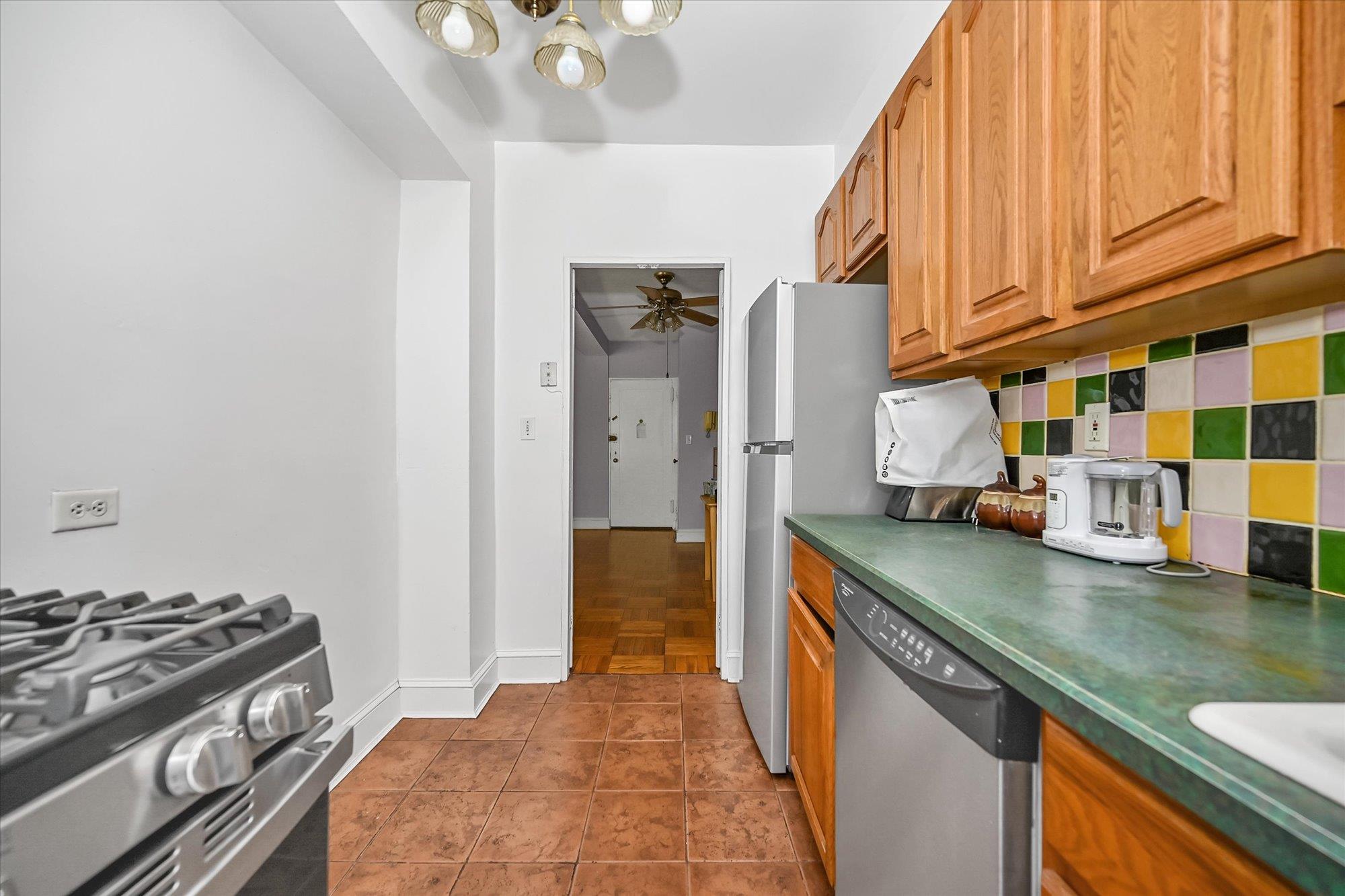 98-51 64 Avenue Ave #2C, Rego Park, New York image 7