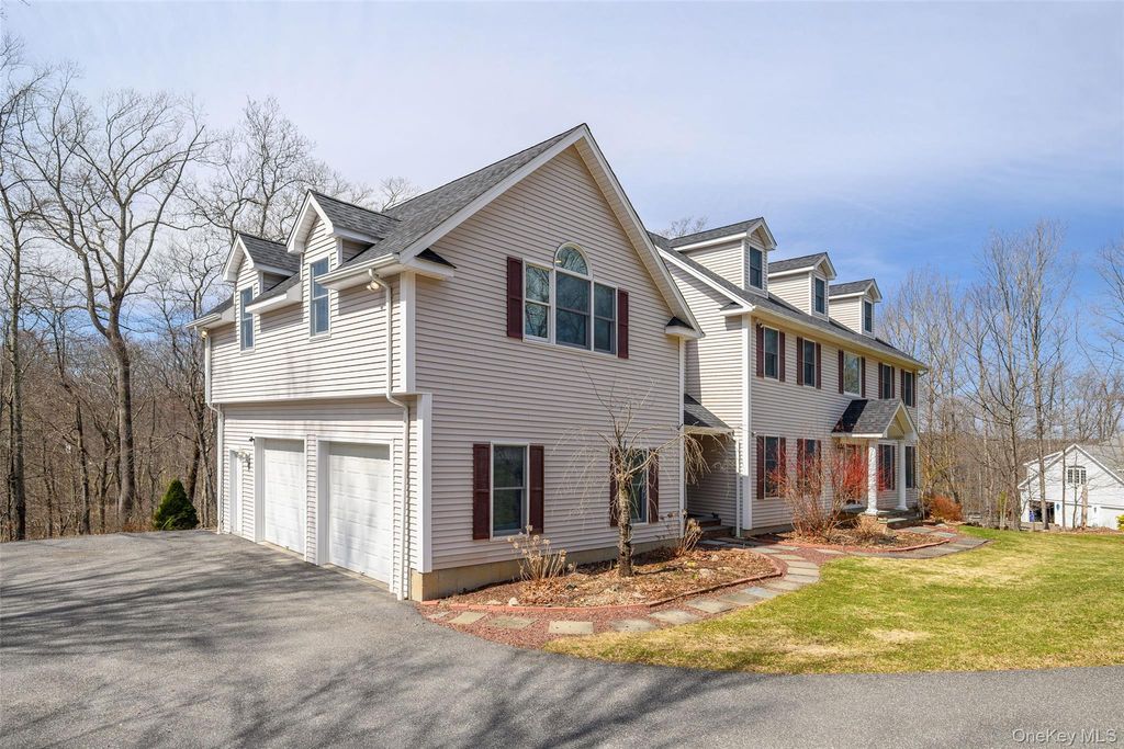 Photo of 17 Weldon Woods Connecticut Road, New Fairfield, CT 06812 (MLS # 979871)