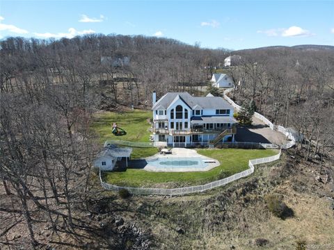 Homes For Sale - 10 Soluri Lane<br/> Tomkins Cove, NY 10986