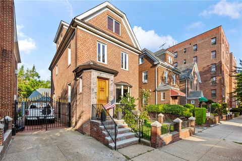 Photo of 33-39 84th Street, Jackson Heights, NY 11372 (MLS # 889130)
