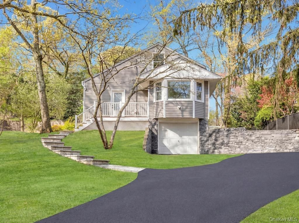 Photo of 14 Woodvale Avenue, Kings Park, NY 11754 (MLS # 988381)