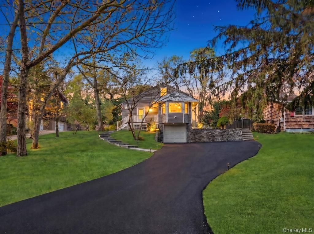 Photo of 14 Woodvale Avenue, Kings Park, NY 11754 (MLS # 988381)