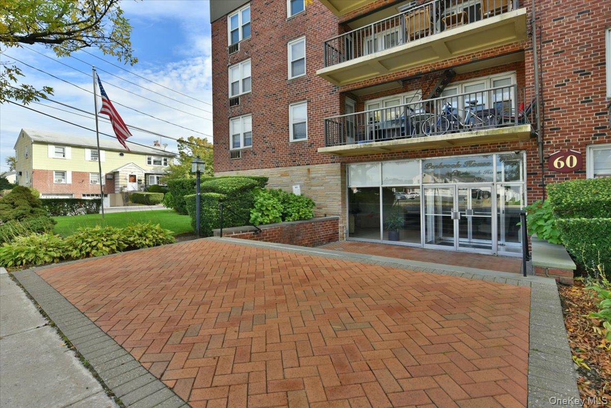 60 Hempstead Avenue 1H