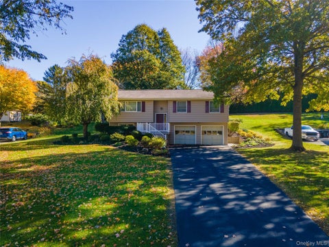 Photo of 22 Meadow Lane, Modena, NY 12548 (MLS # 1066077)