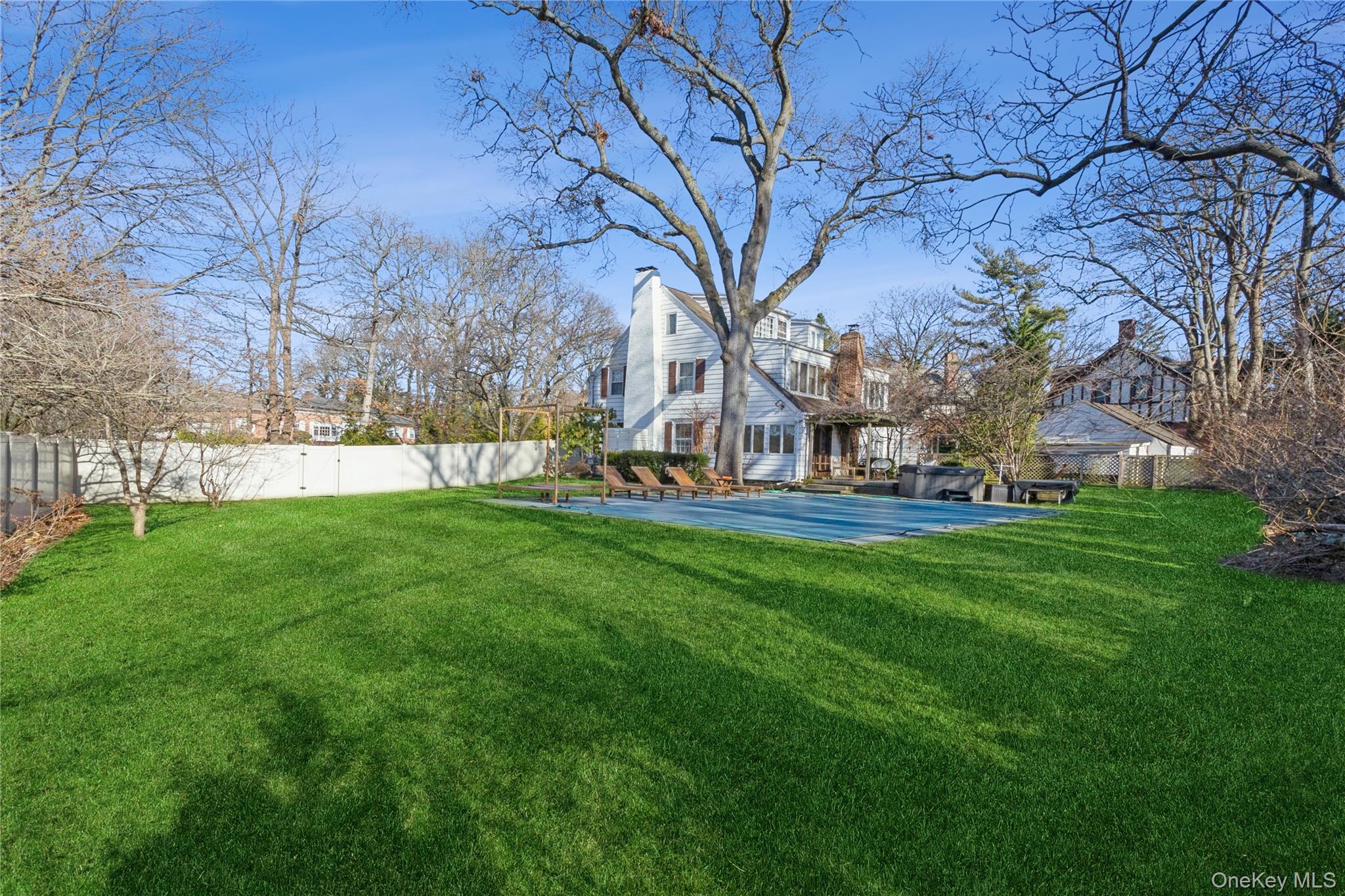 Hempstead, New York 11559, United States, 5 Bedrooms Bedrooms, ,5 BathroomsBathrooms,Residential,Active,17561