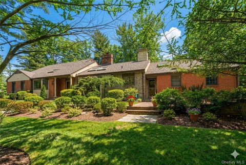 1017 Friendly Road Upper Brookville NY 11771