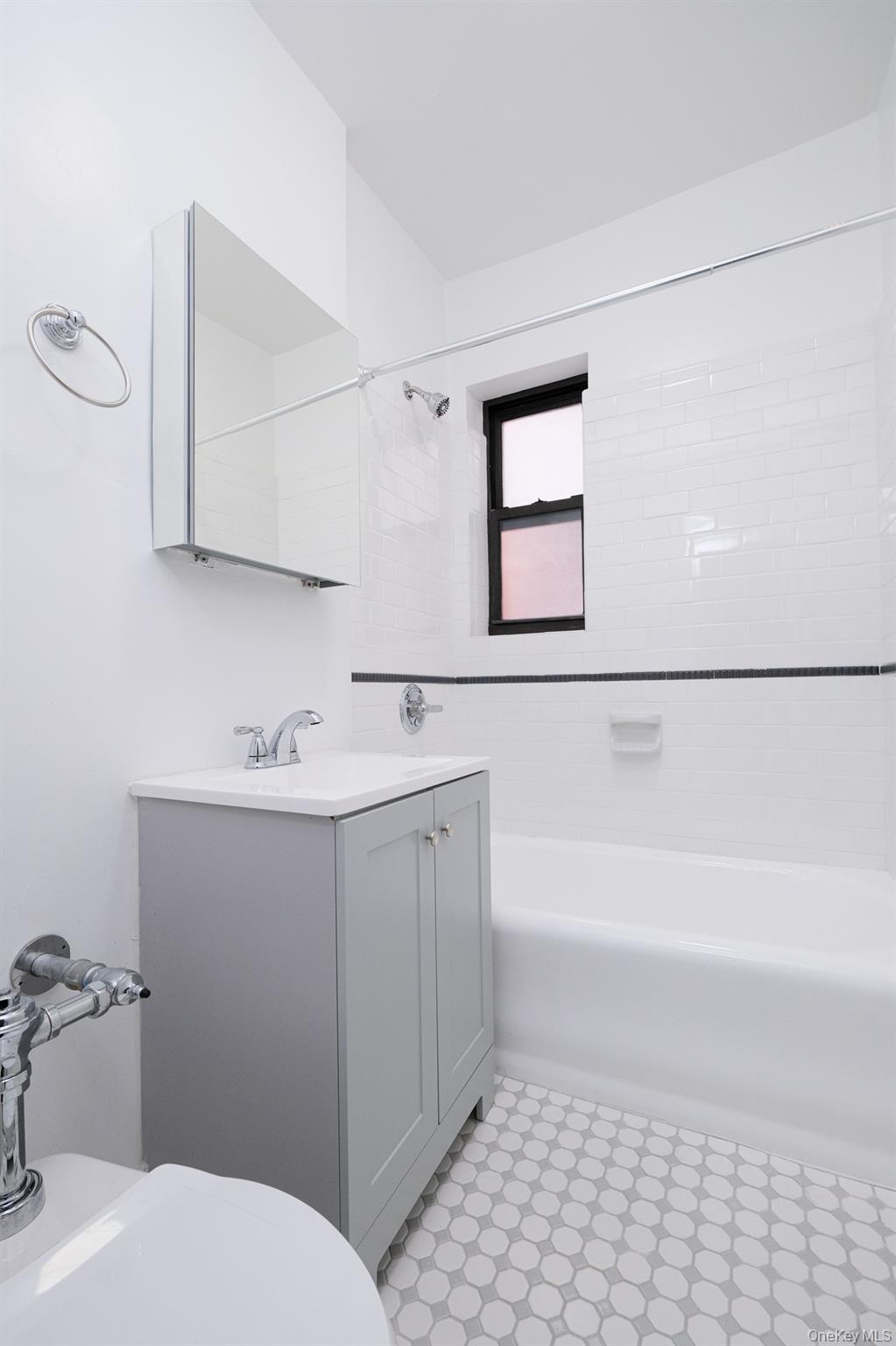 590 E 3rd Street 1-G