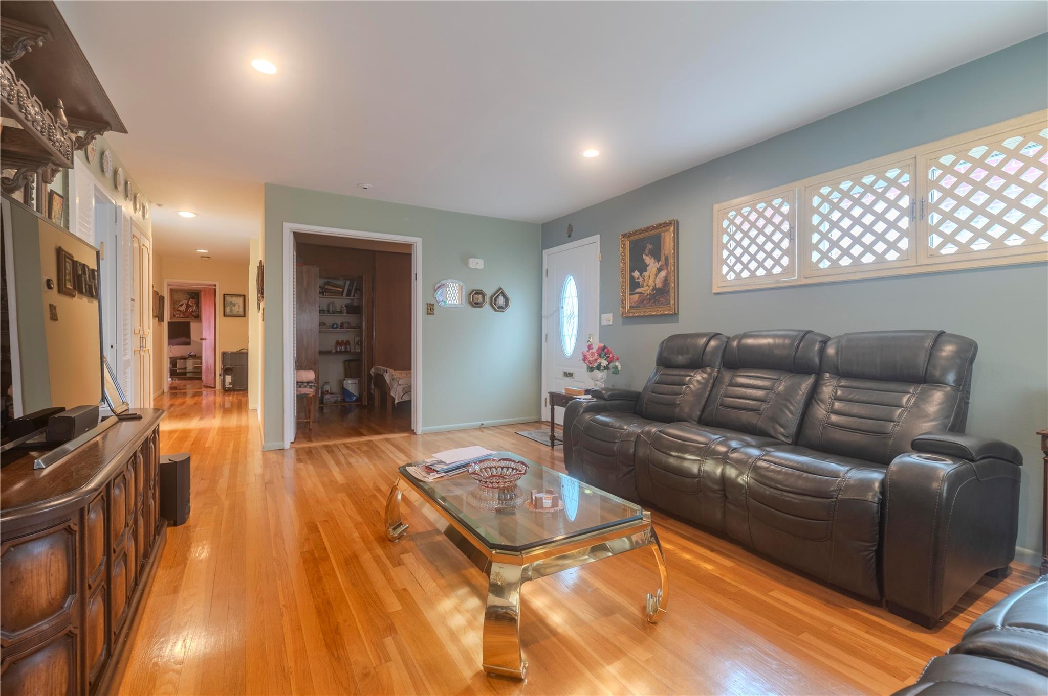 226-18 SW 77 Avenue, Oakland Gardens, New York image 4