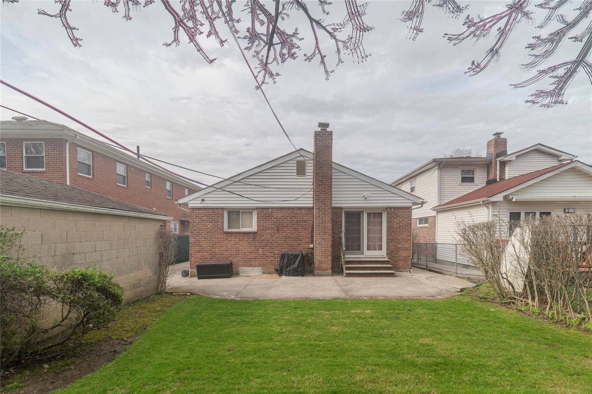 226-18 SW 77 Avenue, Oakland Gardens, New York image 32