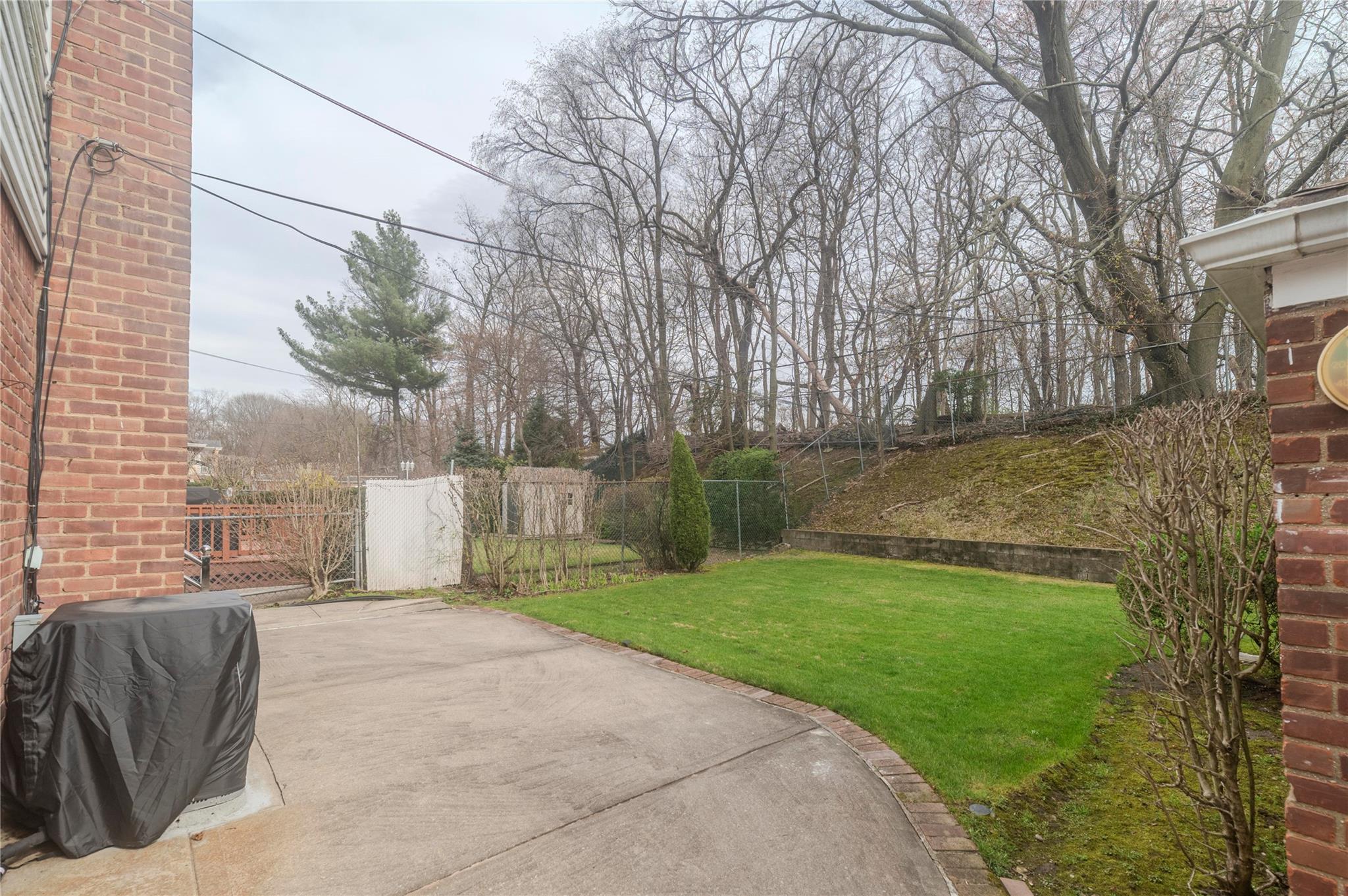 226-18 SW 77 Avenue, Oakland Gardens, New York image 31