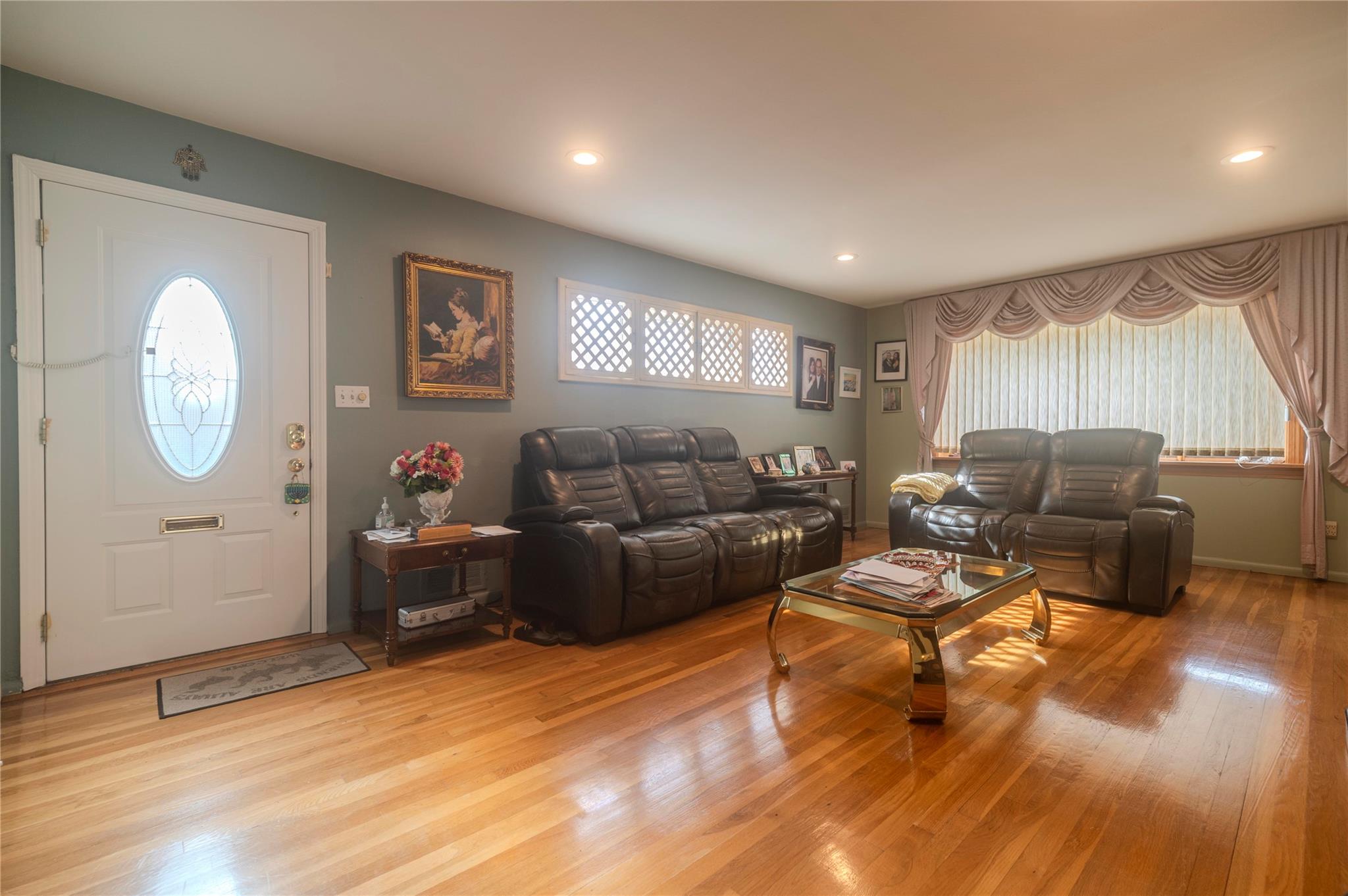 226-18 SW 77 Avenue, Oakland Gardens, New York image 3