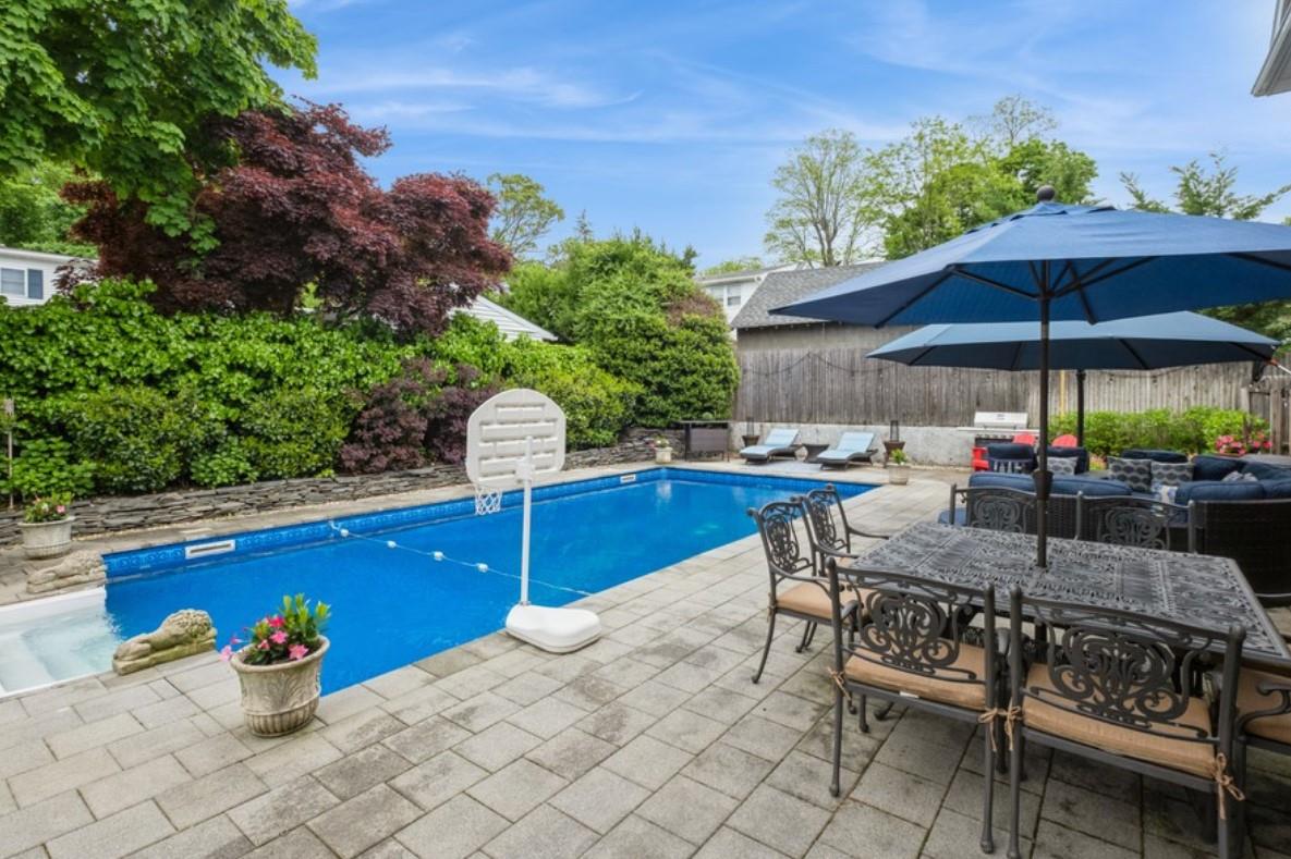 8 Hilltop Drive, Bayville, New York image 6