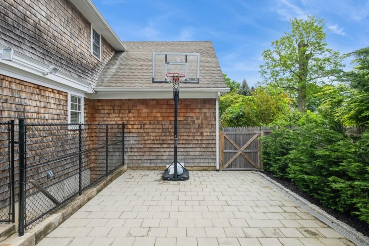 8 Hilltop Drive, Bayville, New York image 4