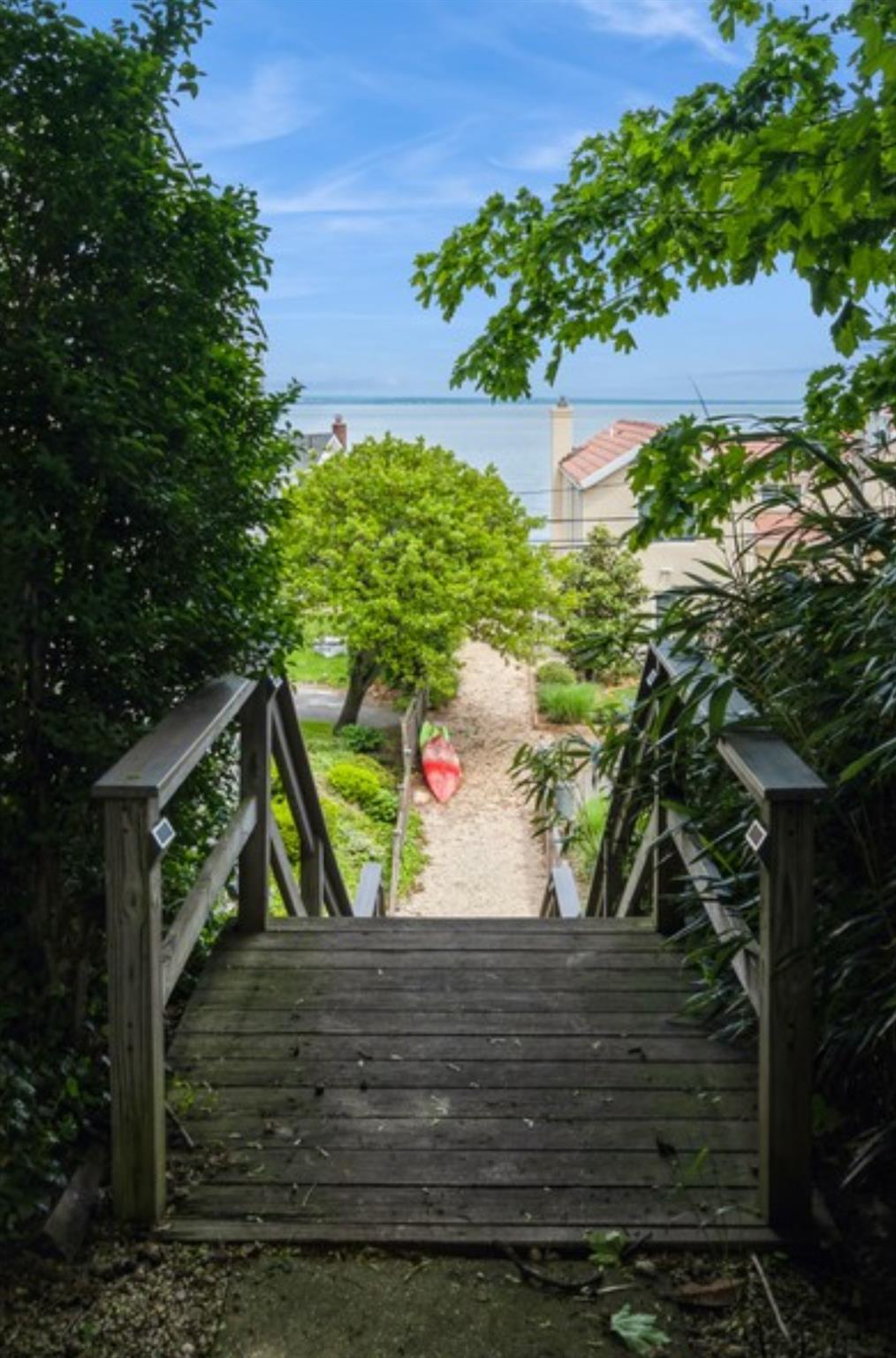 8 Hilltop Drive, Bayville, New York image 39