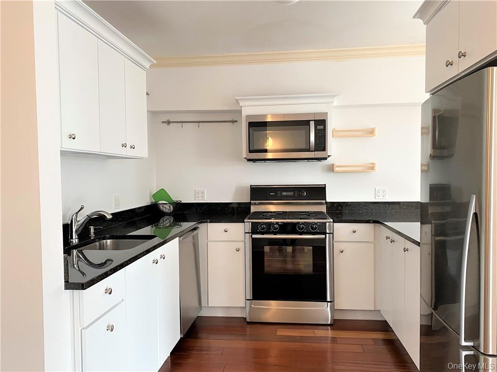 1 S Astor Street 304