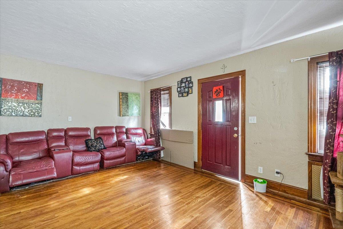 232 Courthouse Road, Franklin Square, New York image 2