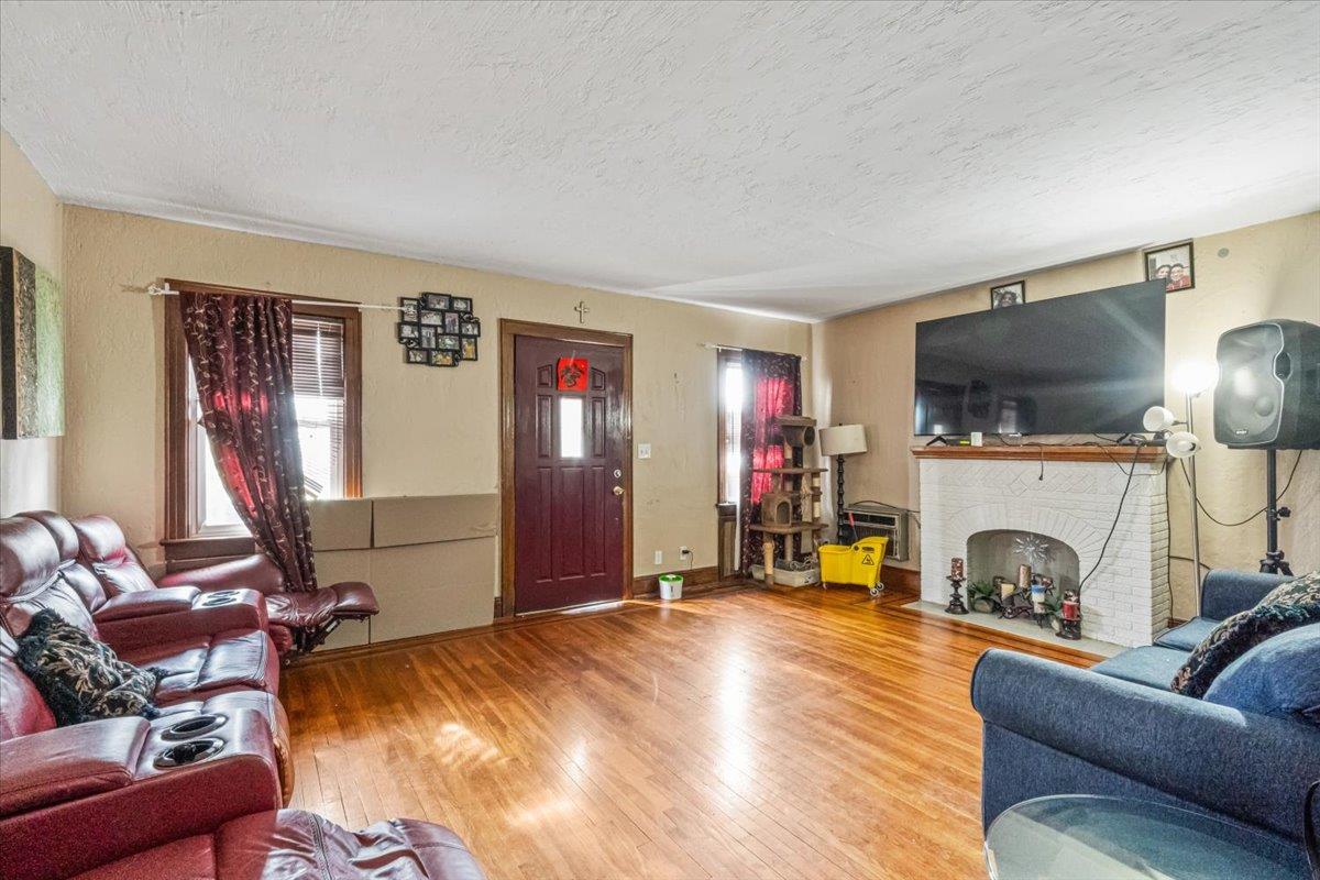 232 Courthouse Road, Franklin Square, New York image 3