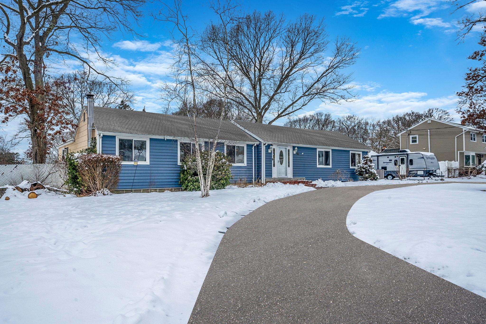 98 Smithtown Polk Boulevard, Centereach, New York image 28