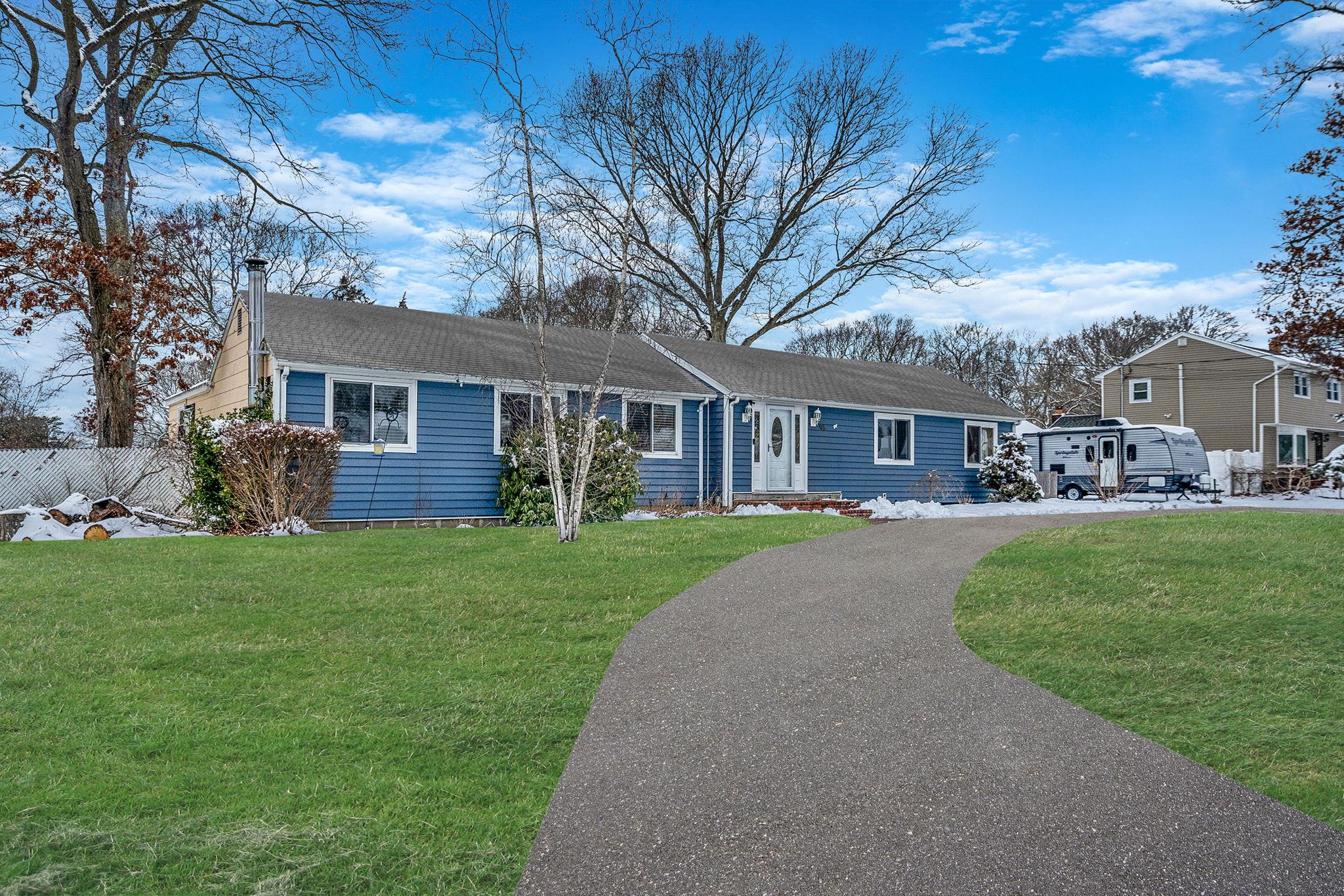 98 Smithtown Polk Boulevard, Centereach, New York image 31