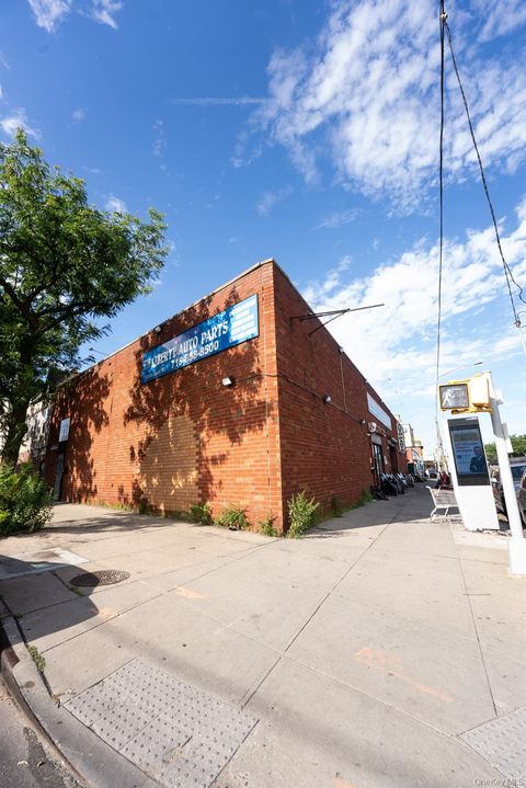 150-05 Liberty Ave Jamaica NY 11435