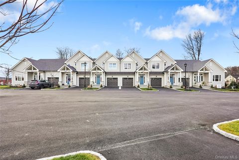Condo For Sale - 2040 Crompond Road #6<br/> Yorktown Heights, NY 10598