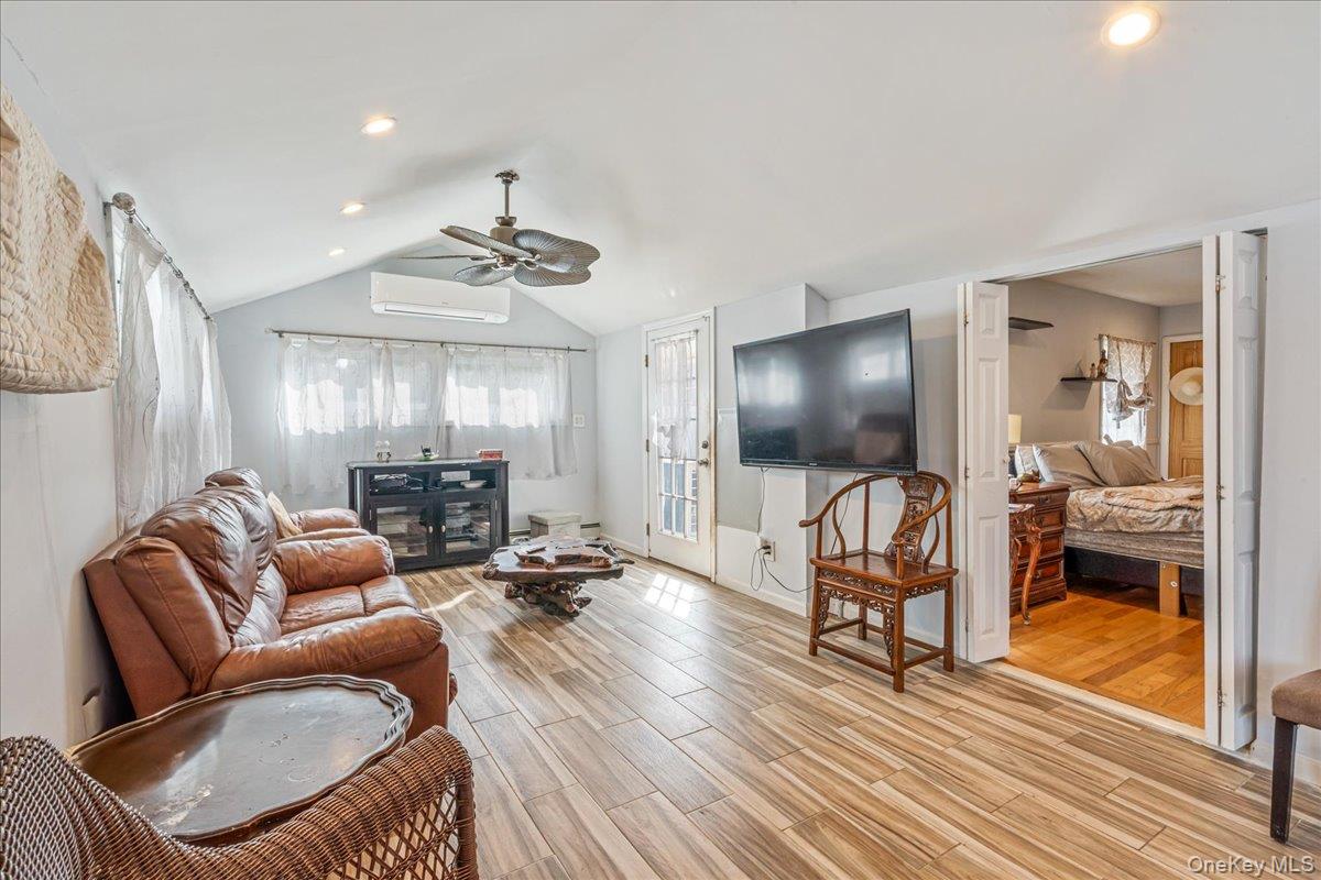 236 Duckpond Drive S