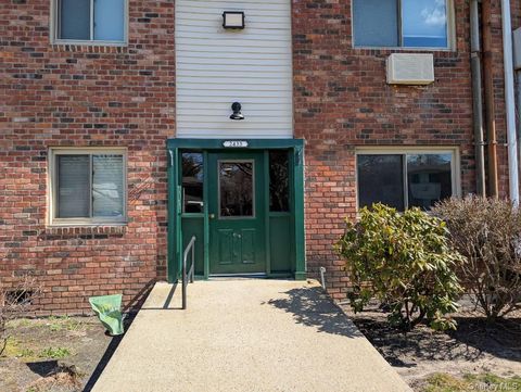 Homes For Sale - 2435 Union Boulevard #7B<br/> Islip, NY 11751