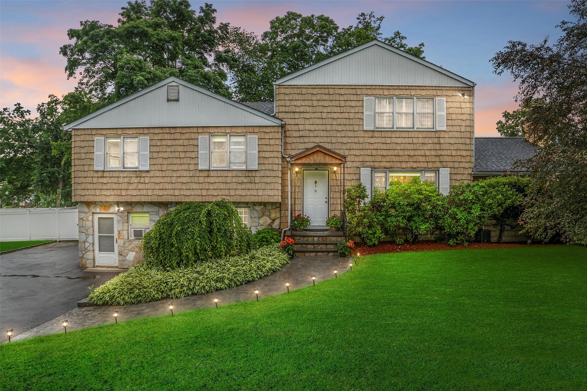 Property for Sale at Spring Lane, Cortlandt Manor, New York - Bedrooms: 3 
Bathrooms: 3 
Rooms: 9  - $692,500