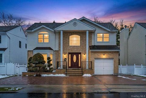 1662 Park Avenue New Hyde Park NY 11040