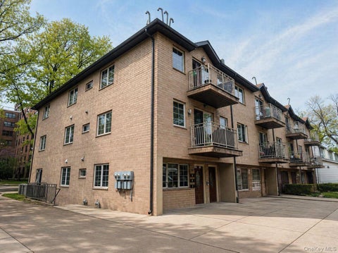 Multifamily For Sale - 157-18 65th Avenue<br/> Fresh Meadows, NY 11367