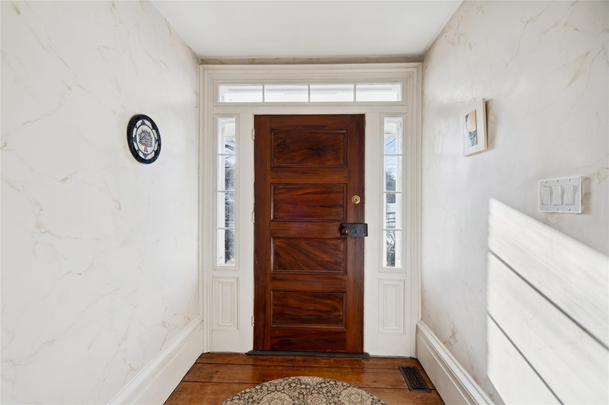 125 E Broadway, Roslyn, New York image 24