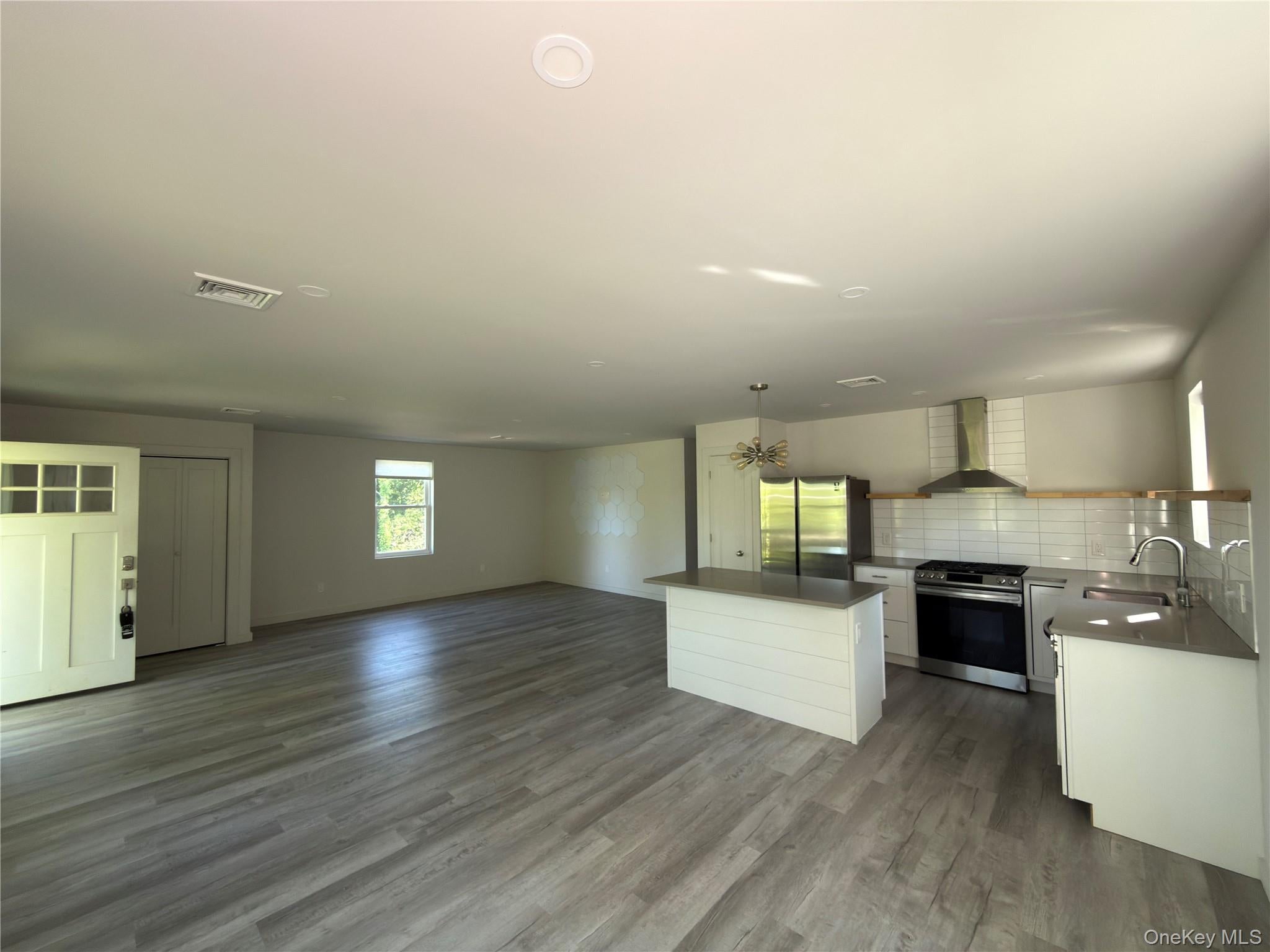 25 HIGHLAND Avenue