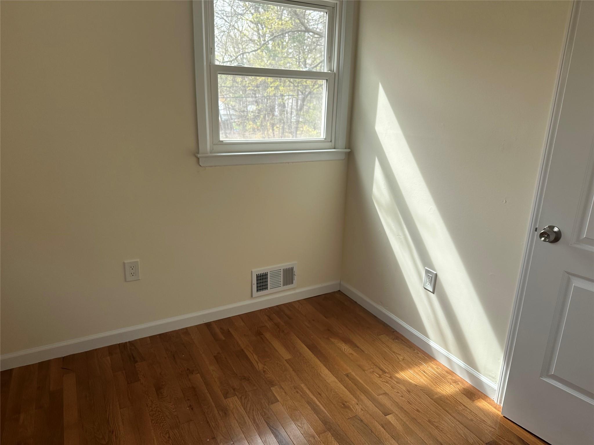 11 Clover Drive, West Nyack, New York image 8