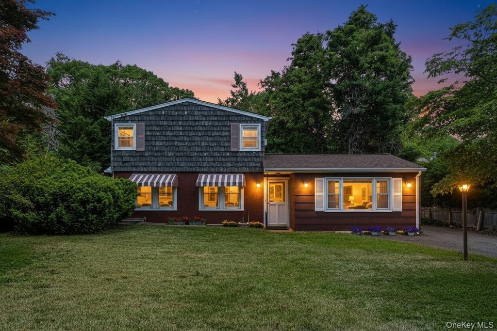 Photo of 28 Cross Street, Locust Valley, NY 11560 (MLS # 1002028)